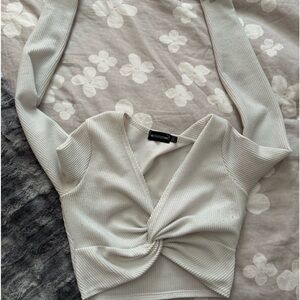 Pretty Little Thing Long Sleeve crop top knot size 2